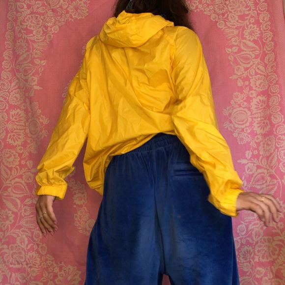 Rain coat. - Picture 3 of 4